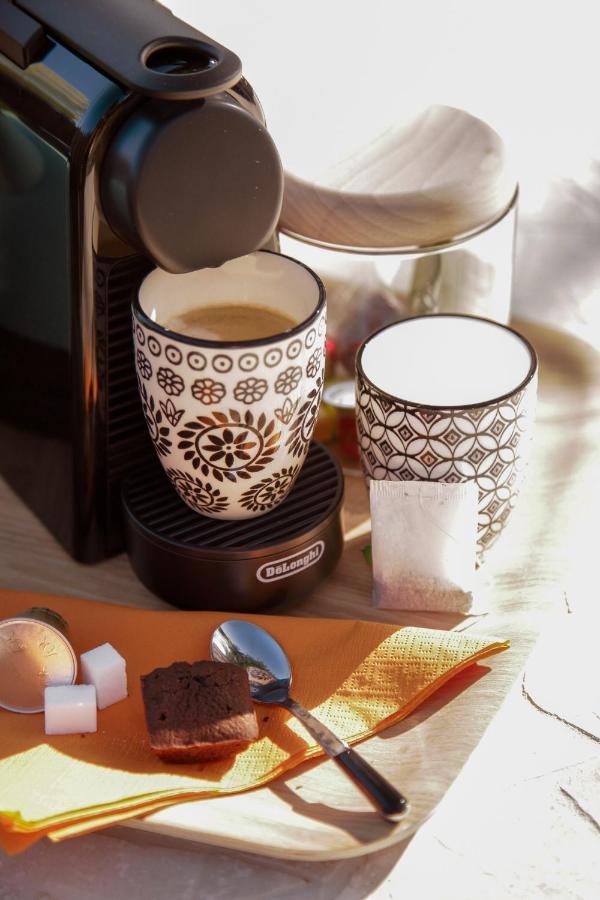 La Figue Noire Bed & Breakfast Caromb ภายนอก รูปภาพ